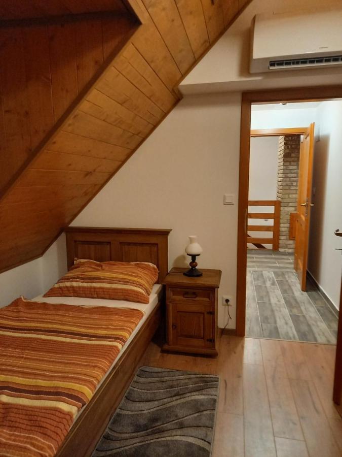 Vendeghaz Petoerke Hotel Bárdudvarnok Екстериор снимка