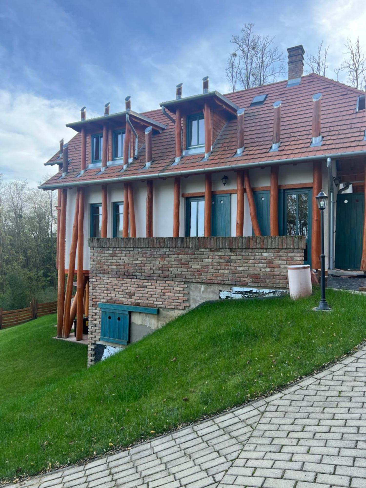 Vendeghaz Petoerke Hotel Bárdudvarnok Екстериор снимка